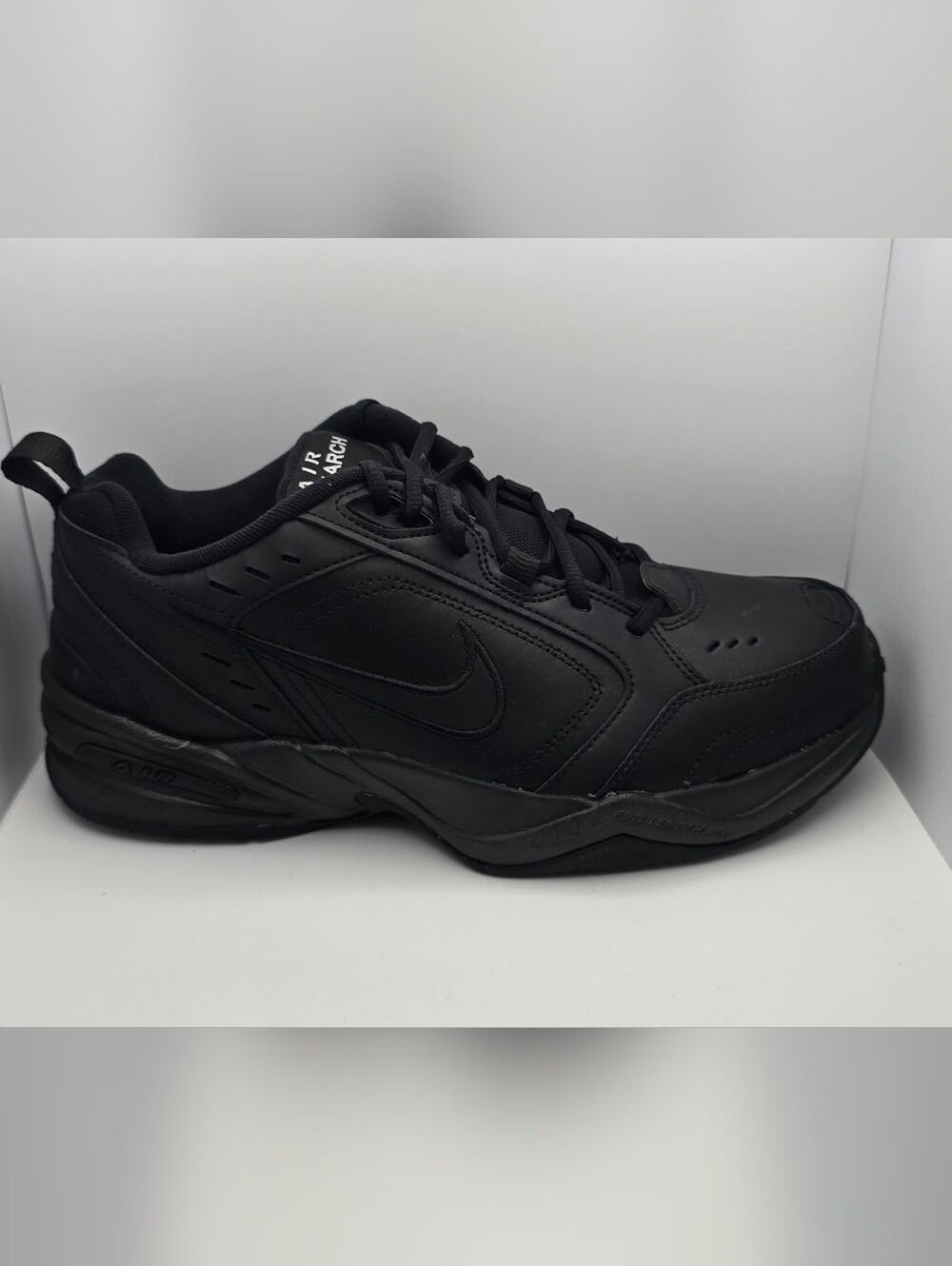 Nike Men’s Air Monarch IV 4E